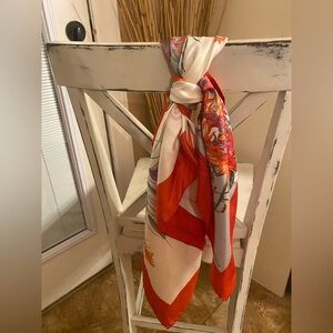 E. BRAUN WIEN WOMEN'S  HEAD SCARF BLUE FLORAL  100% SILK  MADE IN ITALY